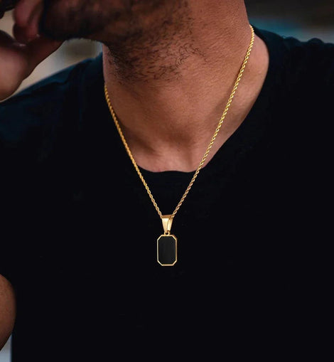 Colar Masculino Geométrico em Ouro Estiloso 2024 - Elegância com Pingente Retangular em Esmalte Preto