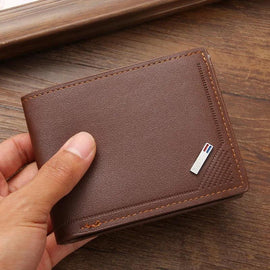 Elegância Compacta: Carteira Masculina Curta de Couro Fosco com Design Versátil e Sofisticado