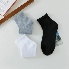 8 Pares de Meias Pretas de Algodão - Conforto, Estilo e Calor para Homens e Mulheres no Outono/Inverno.