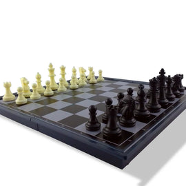 Jogo de Xadrez Magnético Dobrável: Portabilidade, Praticidade e Diversão em Qualquer Lugar!